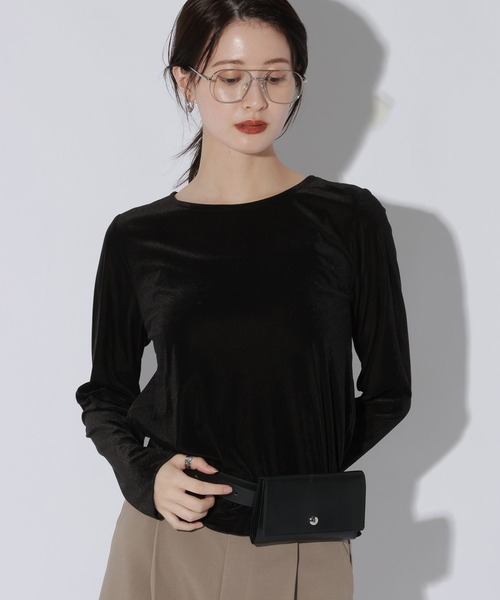 LAKOLE(ラコレ)の「シアーベロアロンT / 1056077(Tシャツ/カットソー・レディース・アイボリー/マスタード/ブラック/ブラウン・FREE)」の1枚目の写真