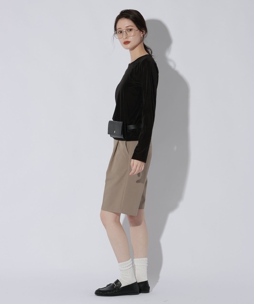 LAKOLE(ラコレ)の「シアーベロアロンT / 1056077(Tシャツ/カットソー・レディース・アイボリー/マスタード/ブラック/ブラウン・FREE)」の6枚目の写真