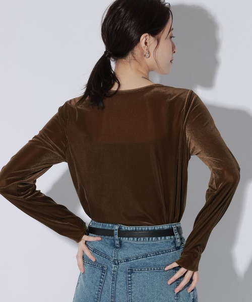LAKOLE(ラコレ)の「シアーベロアロンT / 1056077(Tシャツ/カットソー・レディース・アイボリー/マスタード/ブラック/ブラウン・FREE)」の14枚目の写真