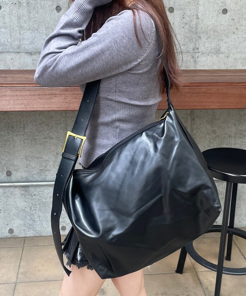 ROGER AND RAW(ロジャーアンドロウ)の「ワンハンドル スラウチショルダーバッグ(ショルダーバッグ・レディース・ホワイト/ブラック・FREE)」の13枚目の写真