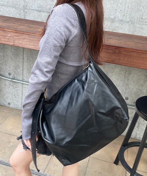 ROGER AND RAW(ロジャーアンドロウ)の「ワンハンドル スラウチショルダーバッグ(ショルダーバッグ・レディース・ホワイト/ブラック・FREE)」の15枚目の写真