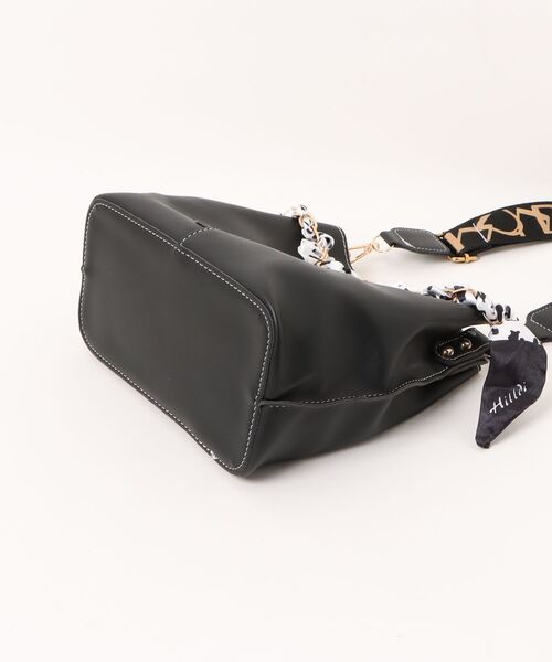 TONE SELECT GOODS（トーンセレクトグッズ）の「LESRIRE/ ロゴショルダーベルトスカーフチェーン付き2WAYショルダーバッグ L9388（ショルダーバッグ・レディース・ホワイト/ブラック/グリーン/ブラウン・FREE）」の7枚目の写真