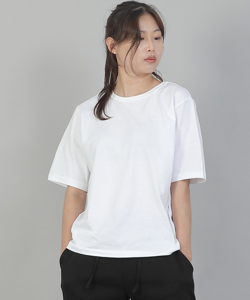 SAINTCREW(セントクルー)の「オーバーサイズソフトRネック半袖TシャツRSM-8A10ホワイト(Tシャツ/カットソー・レディース・その他・FREE)」の1枚目の写真