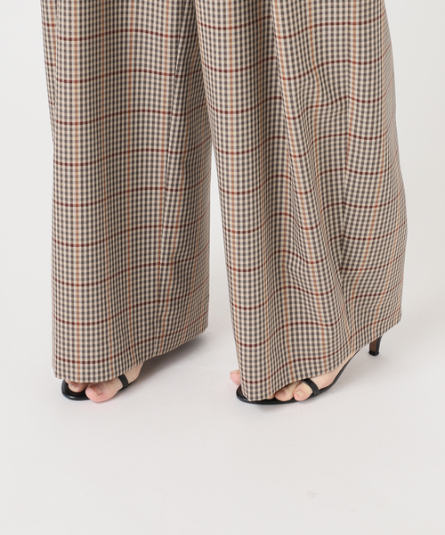 Spick & Span(スピックアンドスパン)の「《追加 / 一部店舗+WEB限定》Checked Barrel-leg Trousers(スラックス・レディース・ベージュ・38/36)」の11枚目の写真