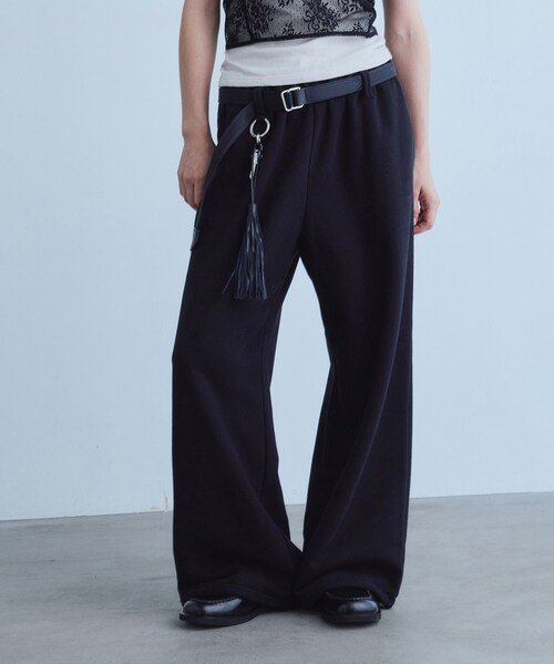 CODE A(コードエー)の「UKI UKI*CODE A|volume sweat pants(その他パンツ・レディース・グレー/ブラック・38/36)」の2枚目の写真