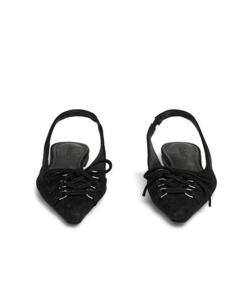 DEINET(ダイニット)の「FAUX SUEDE BUCKLE SLINGBACKS IN BLACK(サンダル・レディース・その他・23cm/24cm/25cm)」の2枚目の写真