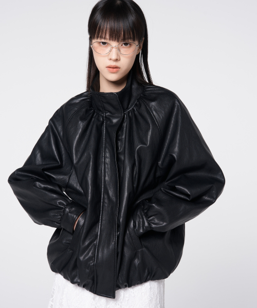 320SHOWROOM(320ショールーム)の「シャーリングファネルネック フェイクレザーブルゾン ブラック(ライダースジャケット・レディース・ブラック・FREE)」の3枚目の写真