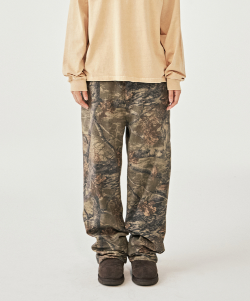 MMLG(エムエムエルジー)の「DYED TREE CAST PANTS (BROWN)(デニムパンツ・レディース・その他・LARGE/MEDIUM/SMALL)」の1枚目の写真