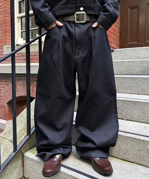kutir(クティール)の「ASSORT DESIGN TUCK WIDE DENIM PANTS/アソートデザインタックワイドデニムパンツ(デニムパンツ・メンズ・ダークブラック/ブラック/インディゴブルー/ブラック系/ブルー系・LARGE/MEDIUM/SMALL)」の5枚目の写真