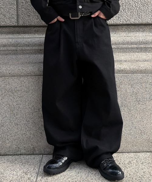 kutir(クティール)の「ASSORT DESIGN TUCK WIDE DENIM PANTS/アソートデザインタックワイドデニムパンツ(デニムパンツ・メンズ・ダークブラック/ブラック/インディゴブルー/ブラック系/ブルー系・LARGE/MEDIUM/SMALL)」の3枚目の写真