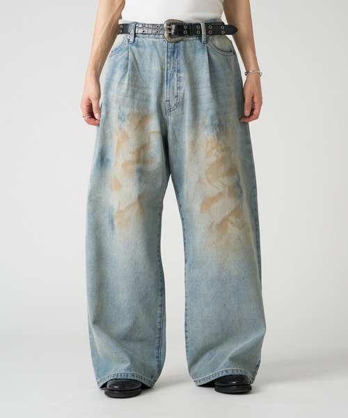 kutir(クティール)の「ASSORT DESIGN TUCK WIDE DENIM PANTS/アソートデザインタックワイドデニムパンツ(デニムパンツ・メンズ・ダークブラック/ブラック/インディゴブルー/ブラック系/ブルー系・LARGE/MEDIUM/SMALL)」の1枚目の写真