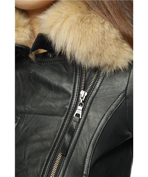 KariAng(カリアング)の「ファー衿リブライダース(ライダースジャケット・レディース・ブラック/ブラウン・SMALL/MEDIUM)」の12枚目の写真