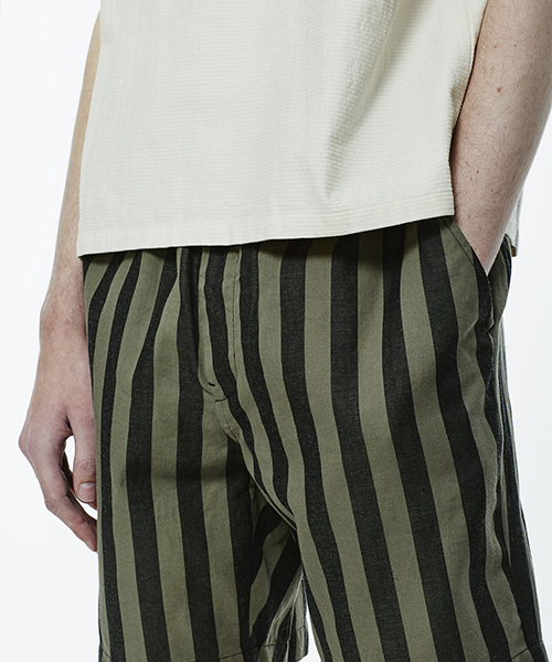 Saturdays NYC（サタデーズ ニューヨークシティ ）の「Keigo Jumbo Stripe Shorts（その他パンツ・メンズ・オリーブ/ホワイト・S/X-SMALL/M/L）」の8枚目の写真