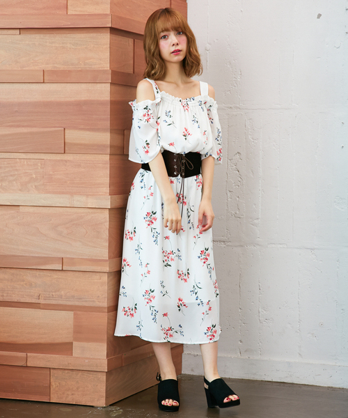 Ingni イング の 花柄オフショルダーワンピース 17aw ワンピース Wear Ingni イング の 花柄オフショルダーワンピース 17aw ワンピース Wear