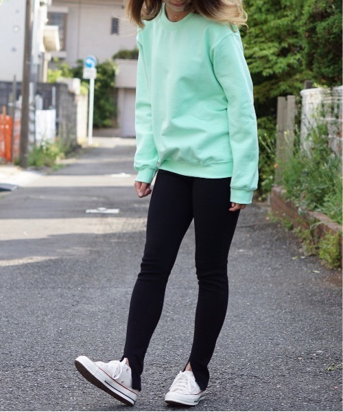 C.E.L.STORE（セルストア）の「【ZOZOTOWN限定】GILDAN/ギルダン 8OZ CREW SWEATクルースウェット(ユニセックス)（スウェット・メンズ・ブラック/ネイビー/グレー/ロイヤルブルー/レッド/ホワイト/ライトグリーン/オレンジ/オリーブ/ゴールド/ライトブルー/ライトピンク/サンドベージュ/パープル/ダークグリーン/レッド系その他/ライトパープル/ミント/ライトグレー/ダークブラウン/ワイン系1/チャコール・MEDIUM/LARGE/X-LARGE/XX-LARGE/SMALL）」の12枚目の写真