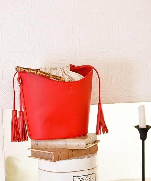 Andemiu(アンデミュウ)の「バンブーモチテバケツショルダー790481(ショルダーバッグ・レディース・ブラック/レッド/キャメル・FREE)」の17枚目の写真