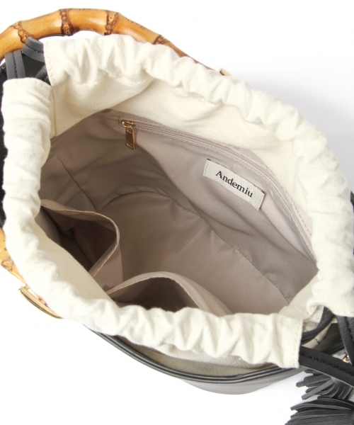 Andemiu(アンデミュウ)の「バンブーモチテバケツショルダー790481(ショルダーバッグ・レディース・ブラック/レッド/キャメル・FREE)」の12枚目の写真