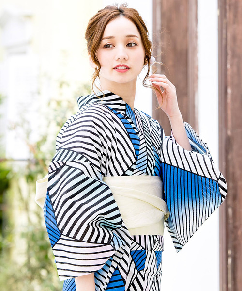 bonheur saisons（ボヌールセゾン）の「浴衣3点セット （浴衣＋帯＋下駄）「bonheur saisons/ボヌールセゾン」（浴衣・レディース・ブルー系その他/ホワイト系その他/ブラック系その他/グレー系その他2/グレー系その他3/ブルー系その他2/ブルー系その他3/ブルー系その他4/ネイビー/ブルー系その他7/ブルー系その他6/ブルー系その他5・FREE/フリー）」の10枚目の写真