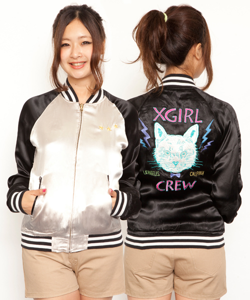 X-girl(エックスガール)の「EMBROIDERY RVS JUMPER(ブルゾン・レディース・ブラック/ブルー・1/2)」の1枚目の写真