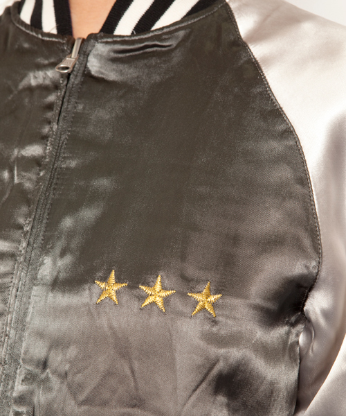 X-girl(エックスガール)の「EMBROIDERY RVS JUMPER(ブルゾン・レディース・ブラック/ブルー・1/2)」の9枚目の写真