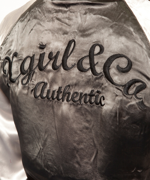 X-girl(エックスガール)の「EMBROIDERY RVS JUMPER(ブルゾン・レディース・ブラック/ブルー・1/2)」の10枚目の写真