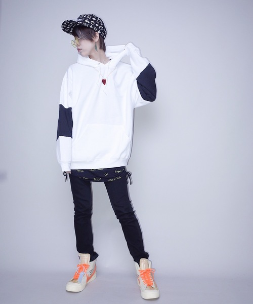 JERZEES（ジャージーズ）の「JERZEES LIMITED PULLOVER HOOD SW F/ ジャージーズリミテッドプルオーバーフードスウェット（パーカー・レディース・ホワイト系その他3/ブラック系その他3/ホワイト系その他/ブラック系その他/ブラック系その他2/ホワイト系その他2・X-LARGE）」の9枚目の写真