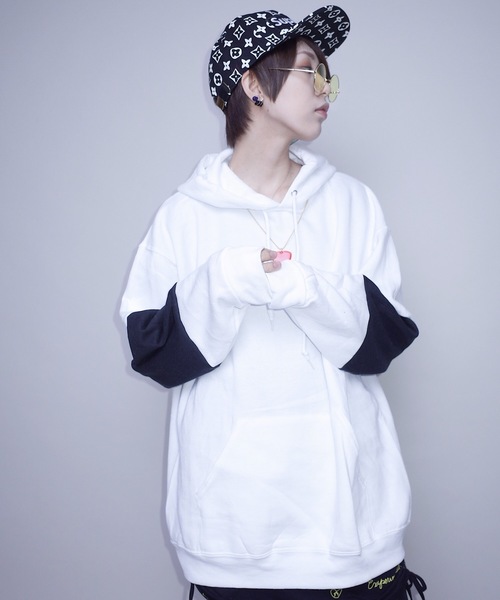 JERZEES（ジャージーズ）の「JERZEES LIMITED PULLOVER HOOD SW F/ ジャージーズリミテッドプルオーバーフードスウェット（パーカー・レディース・ホワイト系その他3/ブラック系その他3/ホワイト系その他/ブラック系その他/ブラック系その他2/ホワイト系その他2・X-LARGE）」の11枚目の写真