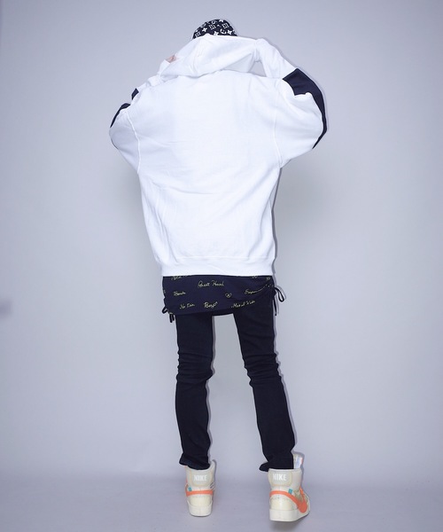 JERZEES（ジャージーズ）の「JERZEES LIMITED PULLOVER HOOD SW F/ ジャージーズリミテッドプルオーバーフードスウェット（パーカー・レディース・ホワイト系その他3/ブラック系その他3/ホワイト系その他/ブラック系その他/ブラック系その他2/ホワイト系その他2・X-LARGE）」の12枚目の写真