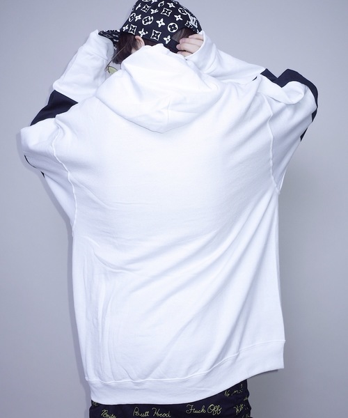 JERZEES（ジャージーズ）の「JERZEES LIMITED PULLOVER HOOD SW F/ ジャージーズリミテッドプルオーバーフードスウェット（パーカー・レディース・ホワイト系その他3/ブラック系その他3/ホワイト系その他/ブラック系その他/ブラック系その他2/ホワイト系その他2・X-LARGE）」の13枚目の写真