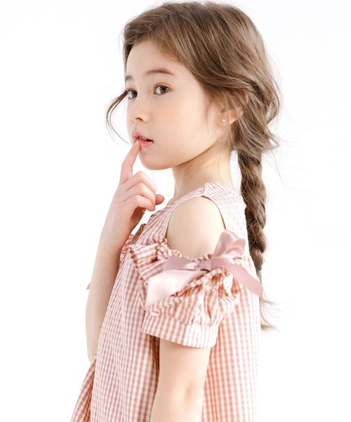 Bee des Bee（ビーデスビー）の「袖フリル×リボン肩あき半袖ワンピ（ワンピース・キッズ・ストライプ/チェック/インディゴブルー/イエロー系その他/ローズ/ラベンダー/ブルー/ブルー系その他/ピンク/イエロー・90cm/100cm/110cm/120cm/130cm/140cm/150cm）」の8枚目の写真