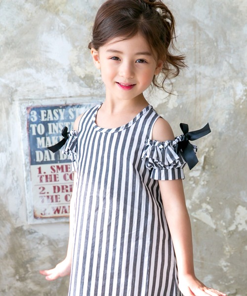 Bee des Bee（ビーデスビー）の「袖フリル×リボン肩あき半袖ワンピ（ワンピース・キッズ・ストライプ/チェック/インディゴブルー/イエロー系その他/ローズ/ラベンダー/ブルー/ブルー系その他/ピンク/イエロー・90cm/100cm/110cm/120cm/130cm/140cm/150cm）」の9枚目の写真
