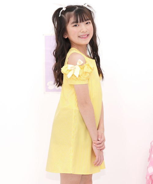 Bee des Bee（ビーデスビー）の「袖フリル×リボン肩あき半袖ワンピ（ワンピース・キッズ・ストライプ/チェック/インディゴブルー/イエロー系その他/ローズ/ラベンダー/ブルー/ブルー系その他/ピンク/イエロー・90cm/100cm/110cm/120cm/130cm/140cm/150cm）」の6枚目の写真