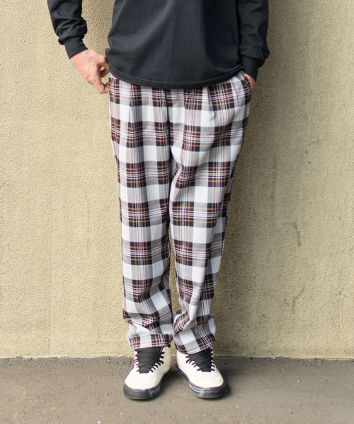 YARD PLUS(ヤードプリュス)の「YARD PLUS 2タックイージーチェックパンツ(その他パンツ・メンズ・ブラウン/ブルー・MEDIUM/LARGE)」の2枚目の写真