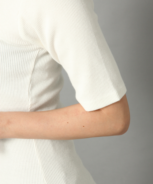 LOWRYS FARM（ローリーズファーム）の「スクエアリブタイトＳＳ　837871（Tシャツ/カットソー・レディース・ブラック/ブラウン/オフホワイト/グリーン/ベージュ・MEDIUM/LARGE）」の14枚目の写真