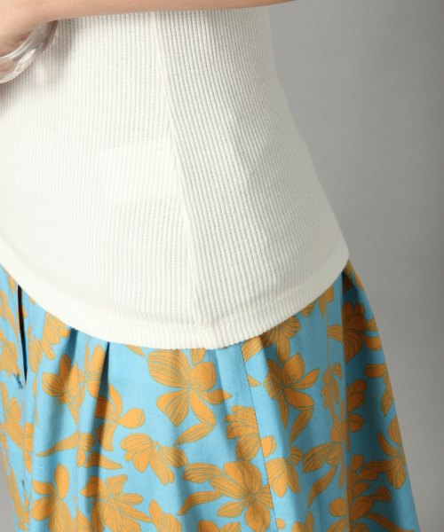 LOWRYS FARM（ローリーズファーム）の「スクエアリブタイトＳＳ　837871（Tシャツ/カットソー・レディース・ブラック/ブラウン/オフホワイト/グリーン/ベージュ・MEDIUM/LARGE）」の17枚目の写真