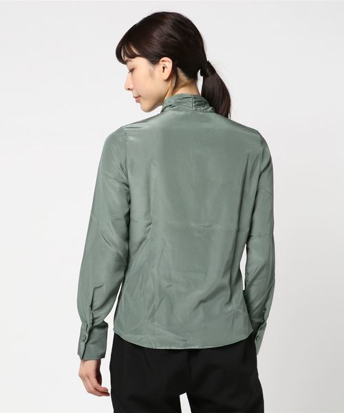 NARACAMICIE(ナラカミーチェ)の「ファインラスターサテンボウタイ長袖ブラウス(シャツ/ブラウス・レディース・ホワイト/カーキ・SMALL/MEDIUM/LARGE)」の11枚目の写真