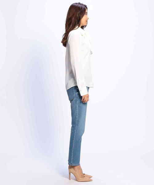 NARACAMICIE(ナラカミーチェ)の「ファインラスターサテンボウタイ長袖ブラウス(シャツ/ブラウス・レディース・ホワイト/カーキ・SMALL/MEDIUM/LARGE)」の10枚目の写真