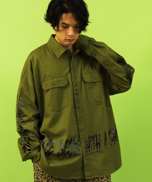 ８(eight)（エイト）の「デコレーション ビッグシャツ オーバー ビッグシルエット（シャツ/ブラウス・メンズ・ブラック/ベージュ/オリーブ/ブルー・FREE）」の3枚目の写真