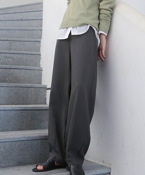 chuclla（チュクラ）の「【cuhclla】High-waist tuck pants sb-4 chw1043（スラックス・レディース・グレー/アイボリー/ライトカーキ・S/M）」の2枚目の写真