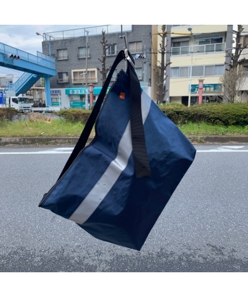 RELAXFIT（リラックスフィット）の「【RELAXFIT】リラックスフィット CONVENIENCE BAG（ショルダーバッグ・メンズ・イエロー/ブラウン/ベージュ/オレンジ/ネイビー/レッド/ブラック/ピンク/ホワイト/インディゴブルー・ONESIZE）」の6枚目の写真