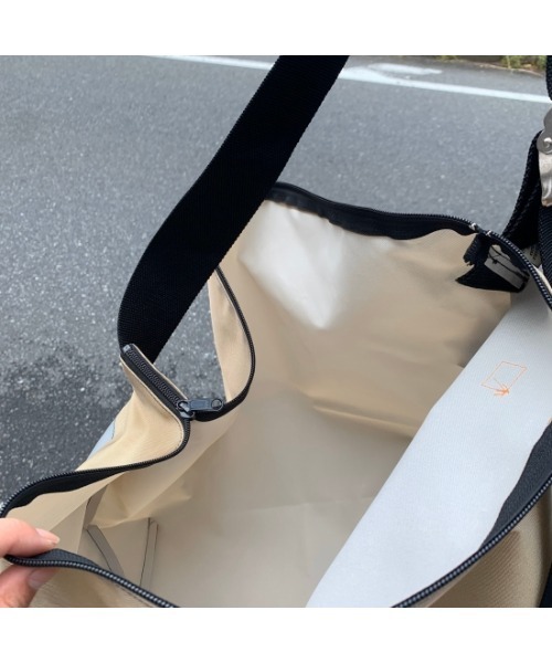 RELAXFIT（リラックスフィット）の「【RELAXFIT】リラックスフィット CONVENIENCE BAG（ショルダーバッグ・メンズ・イエロー/ブラウン/ベージュ/オレンジ/ネイビー/レッド/ブラック/ピンク/ホワイト/インディゴブルー・ONESIZE）」の12枚目の写真