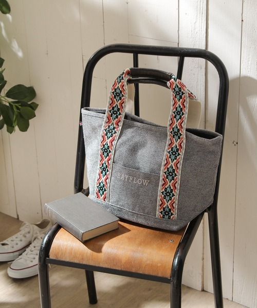 BAYFLOW(ベイフロー)の「ジャガードテープロゴトートM 20AW(トートバッグ・レディース・ナチュラル/グレー・FREE)」の2枚目の写真