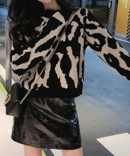yuue' ( wear )(ユーイ)の「アニマル柄ショートニット / セーター(ニット/セーター・レディース・ブラック・FREE)」の3枚目の写真