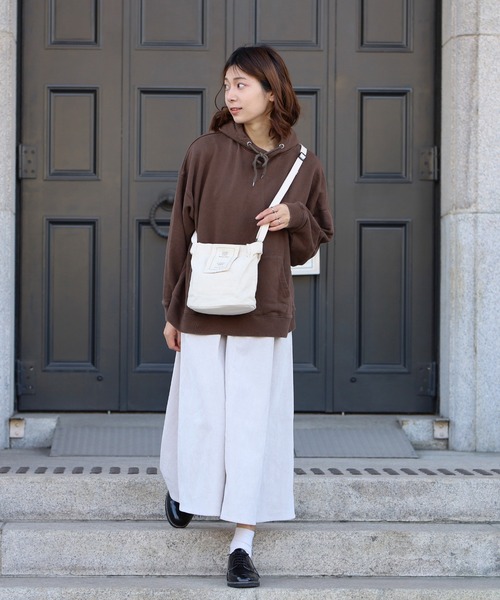 Beauty&Habit（ビューティアンドハビット）の「【Beauty&Habit】ワンポイントロゴワッペンパーカー（パーカー・メンズ・ベージュ/ブラウン/グリーン系その他・M/L/XL）」の5枚目の写真