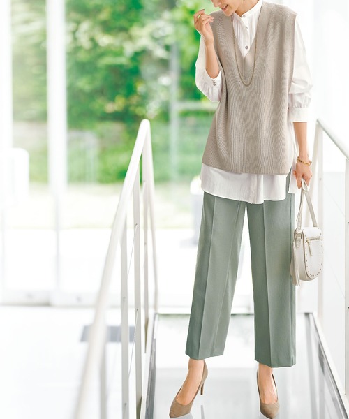 BELLUNA PLUS(ベルーナ)の「柔らかスラブ素材センタープレスパンツ股下65cm(その他パンツ・レディース・イエロー/アイボリー/グリーン/ブラック/ベージュ・LARGE/SMALL/X-LARGE/MEDIUM)」の12枚目の写真