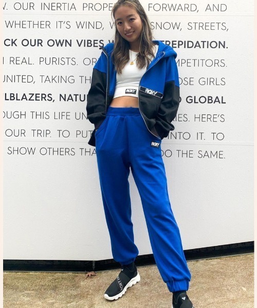 ROXY(ロキシー)の「BRUSH ZIP/ロキシー パーカー ジップアップ フィットネス ジム ヨガ ランニング ルームウェア・ワンマイルウェアにも(パーカー・レディース・ホワイト/ブルー/ブラック・SMALL/MEDIUM/LARGE)」の15枚目の写真