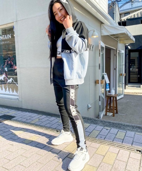 ROXY(ロキシー)の「BRUSH ZIP/ロキシー パーカー ジップアップ フィットネス ジム ヨガ ランニング ルームウェア・ワンマイルウェアにも(パーカー・レディース・ホワイト/ブルー/ブラック・SMALL/MEDIUM/LARGE)」の17枚目の写真