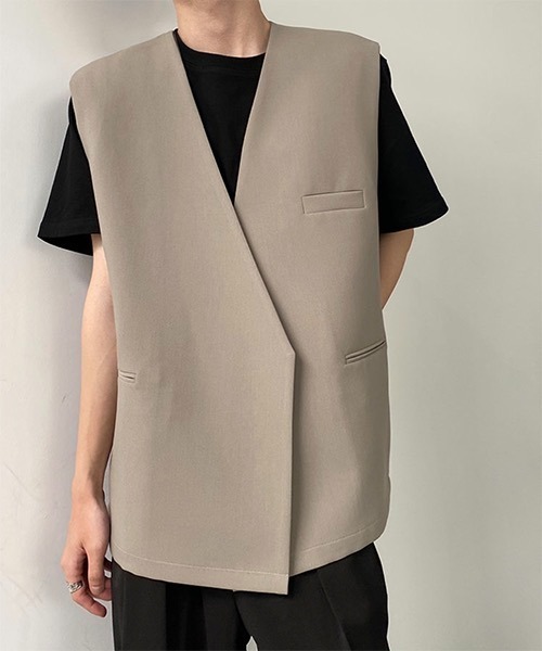WESTBOY(ウエストボーイ)の「【COLN】Square Cut No-Collar Gillet Vest(ベスト・メンズ・ベージュ・L/XL)」の1枚目の写真