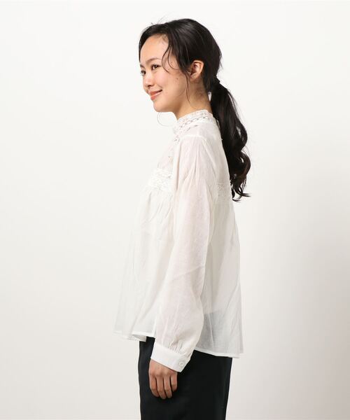 Clice de Paris（クリシェドゥパリス）の「K/透かし花刺繍BL（シャツ/ブラウス・レディース・オフホワイト・ONESIZE）」の3枚目の写真