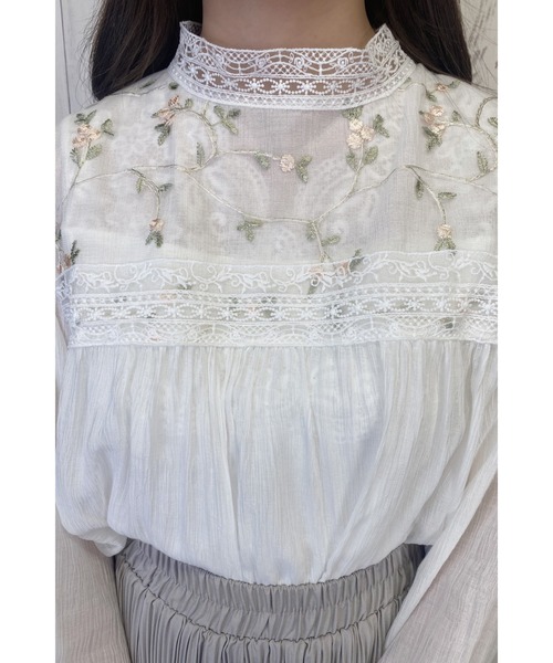 Clice de Paris（クリシェドゥパリス）の「K/透かし花刺繍BL（シャツ/ブラウス・レディース・オフホワイト・ONESIZE）」の7枚目の写真